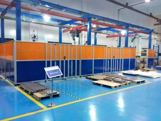 焊接防護屏對眼睛的危害和焊接操作的保護！